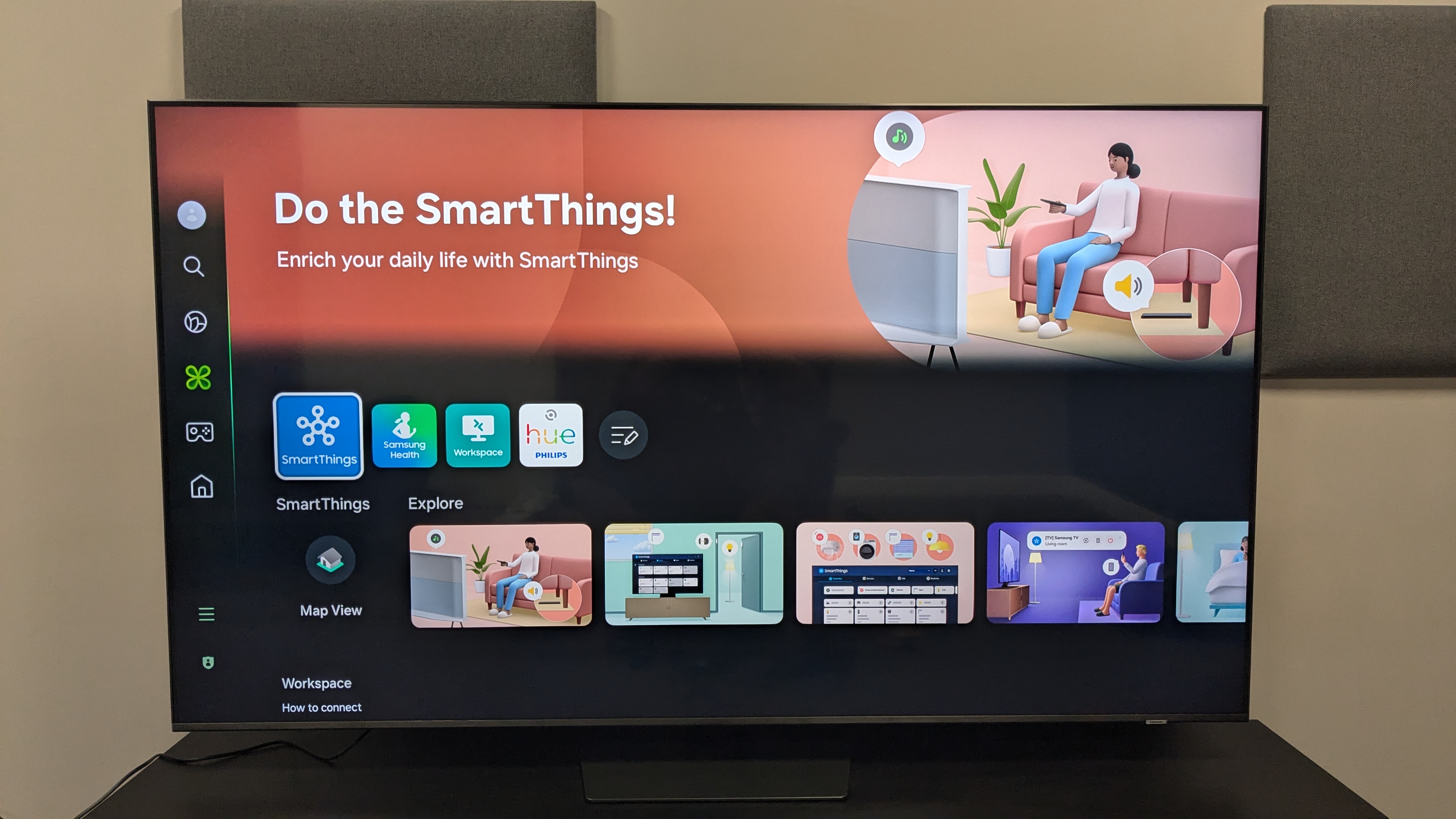 Samsung QN85D with Daily+ hub screen 